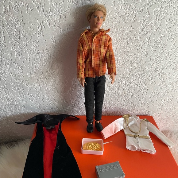 BARBIE Doll Clothes & Accessories- bundle - Picture 2 of 5